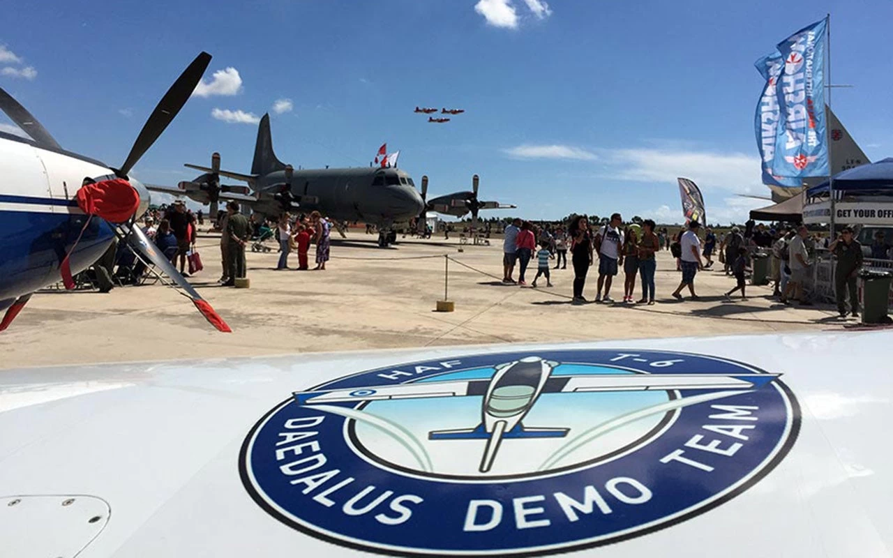 Royal Navy International Air Day: Έλαμψε η ομάδα «Δαίδαλος» της Πολεμικής Αεροπορίας (βίντεο)